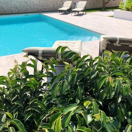 Villa Mondrian Puerto Marino