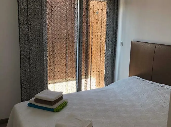 Villa Mondrian Puerto Marino